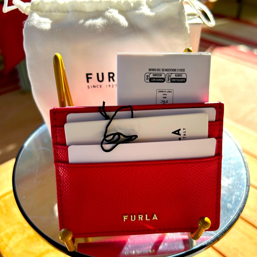 FURLA LUXURY CLASSIC CREDIT CARD HOLDER